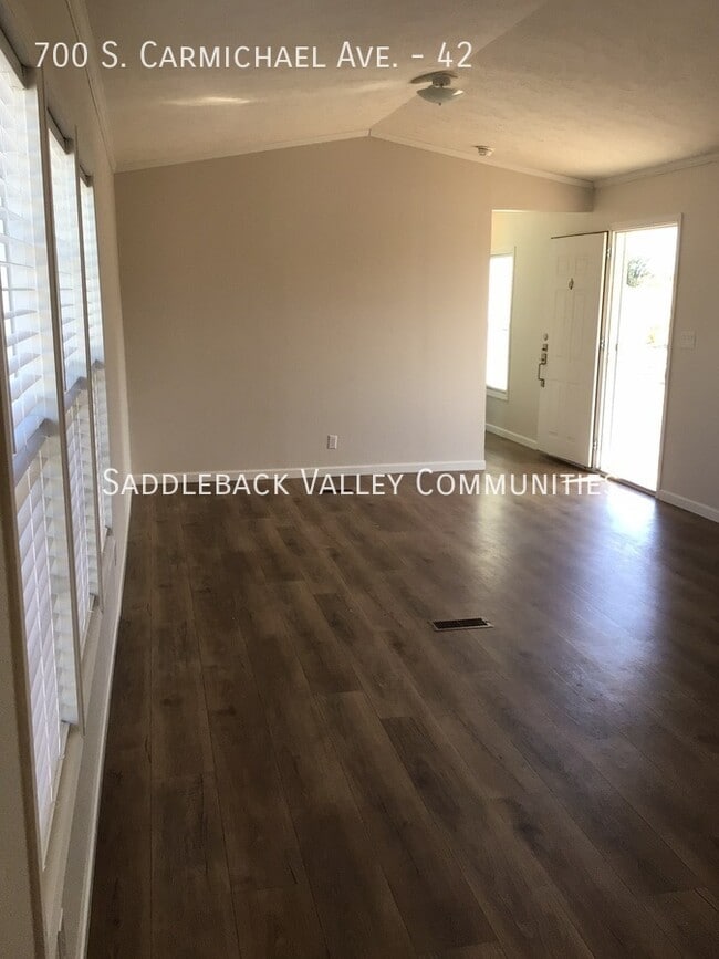 Building Photo - 700 S Carmichael Ave