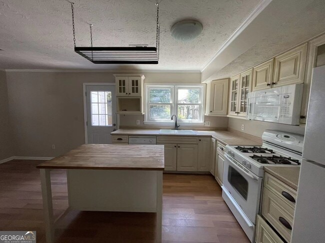 Building Photo - 1300 Kennesaw Trace Ct
