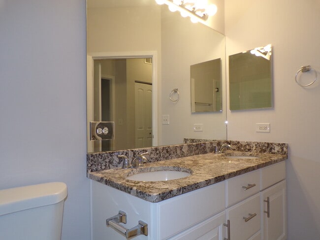 Building Photo - 1045 Carrick Ln