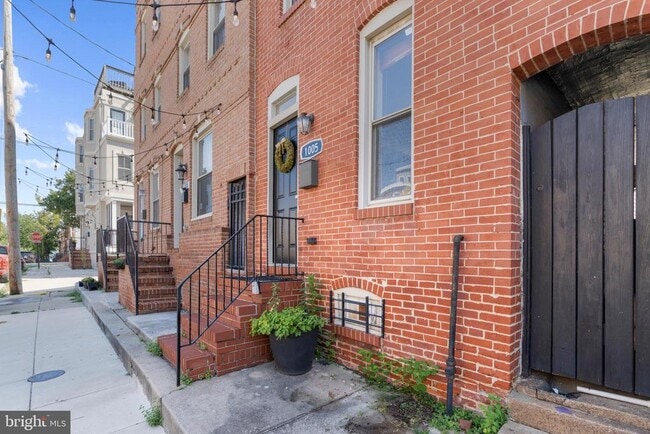 Building Photo - 1005 Baylis St