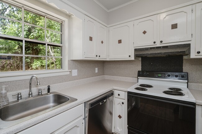 Building Photo - 2645 Southbury Cir