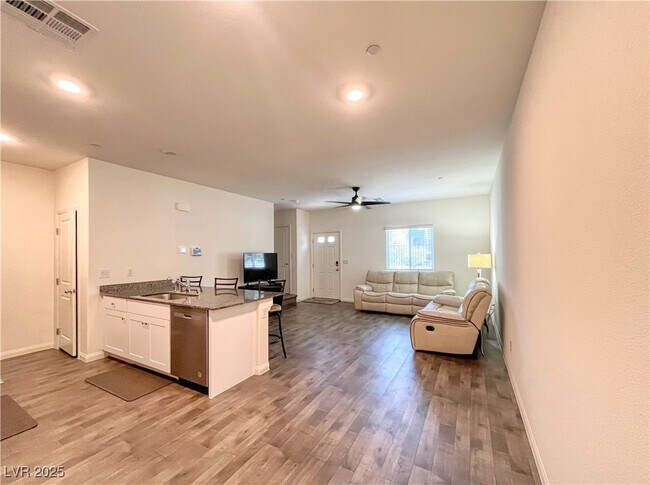 Building Photo - 12748 Feathersong