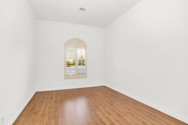 Building Photo - 11139 E Cannon Dr