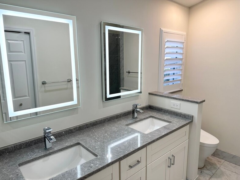 Building Photo - 5935 Northridge Dr