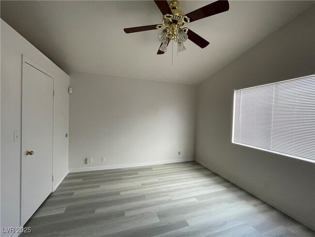 Building Photo - 8476 W Gilmore Ave