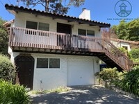 Building Photo - "Lazy Day-Z" Two Bedroom Perfectly Located...