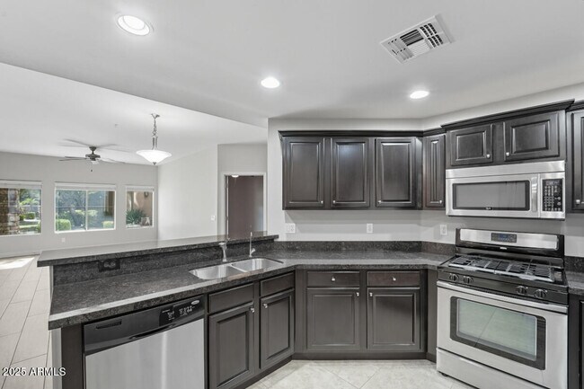 Building Photo - 5350 E Deer Valley Dr