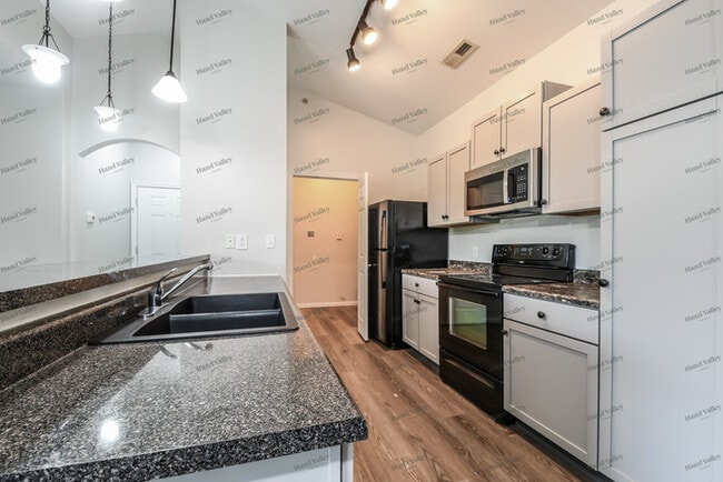 Building Photo - 29 Kassebaum Ln