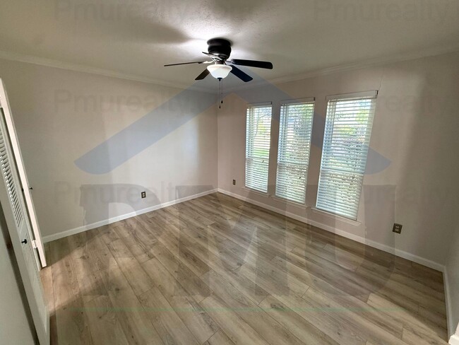 Building Photo - AVAILABLE NOW!!! Beautiful 4-bedroom, 2.5-bath home in the heart of Richardson