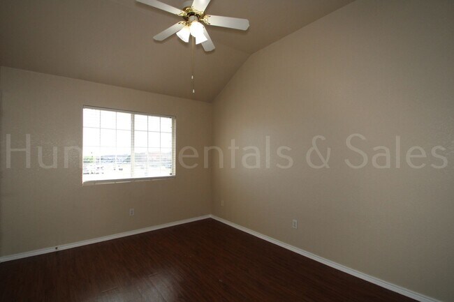 Building Photo - 3904 Gus Dr