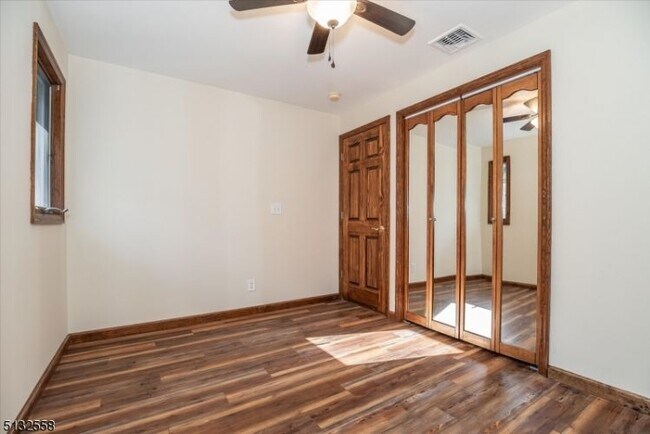 Building Photo - 9 Log Cabin Terrace