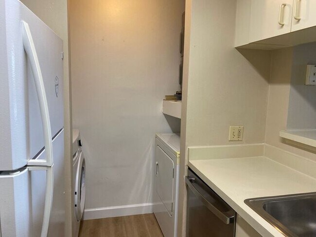 Building Photo - MOVE-IN SPECIAL!!!Charming 1-Bedroom Condo...