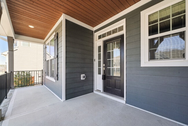 Building Photo - 2312 Longmont Dr