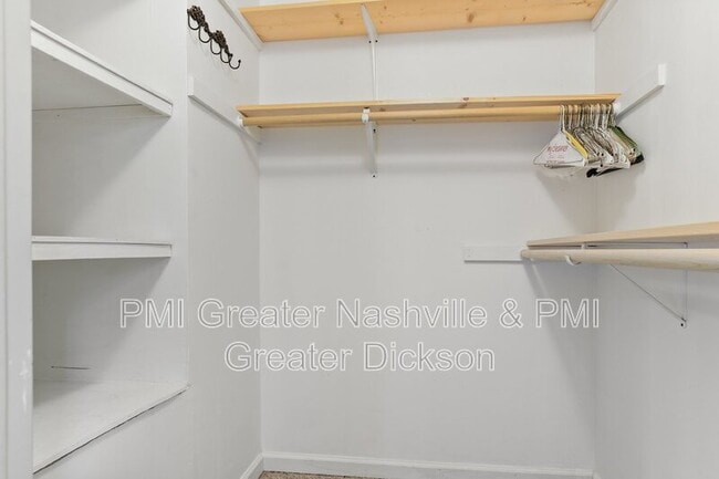 Building Photo - 524 Fairhaven Ct