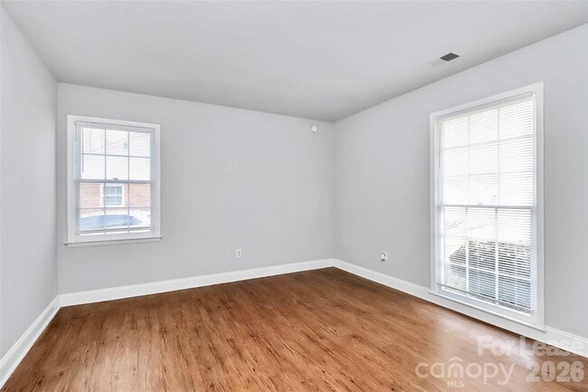 Building Photo - 919 Pineborough Rd