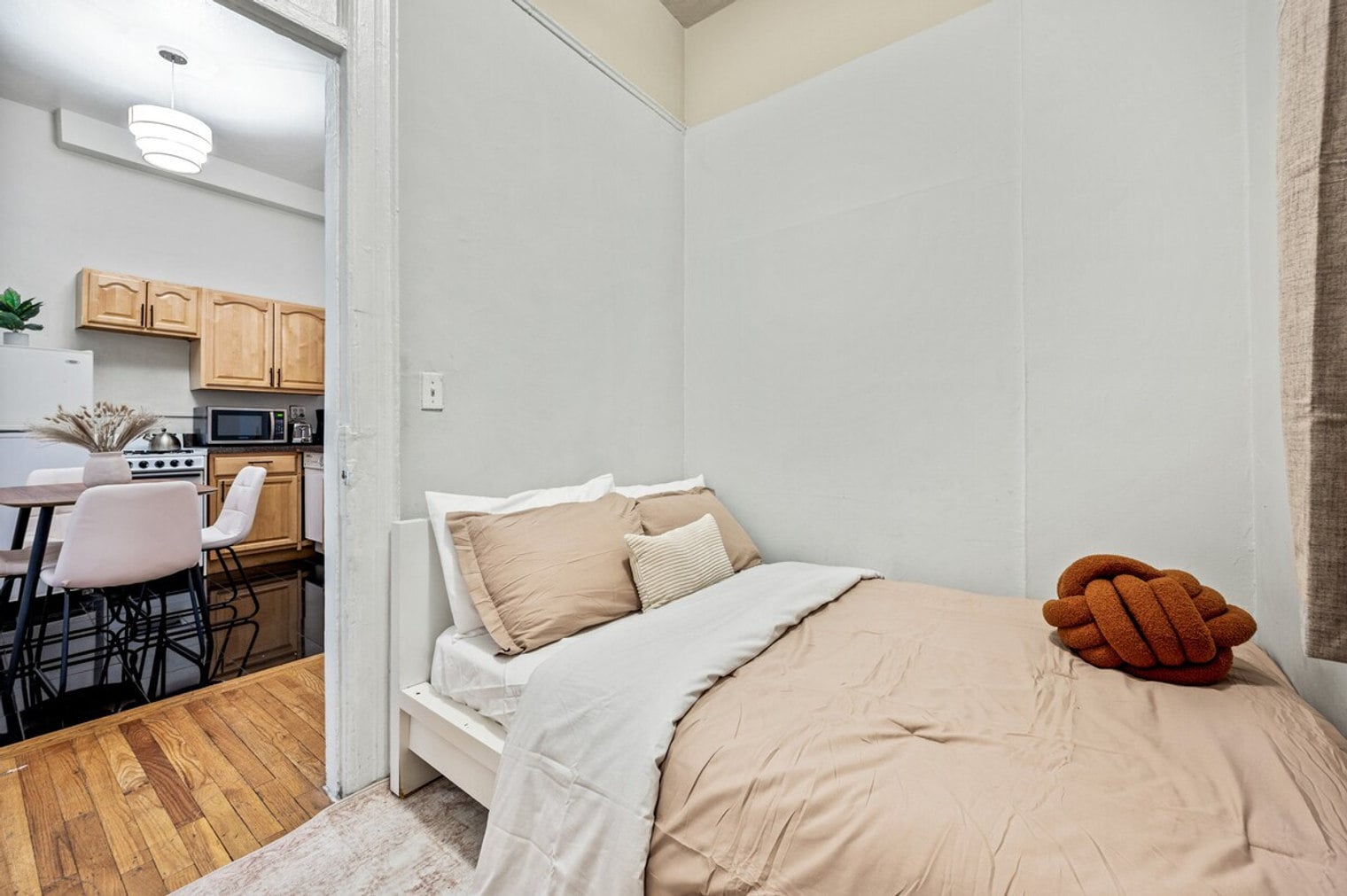 Building Photo - 459 W 46th St