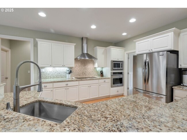 Building Photo - Gorgeous Executive Style Home in Southwest...