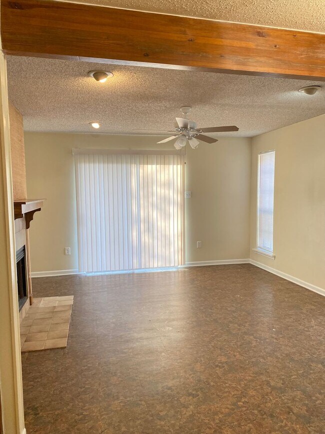Building Photo - 3218 Toulon Dr