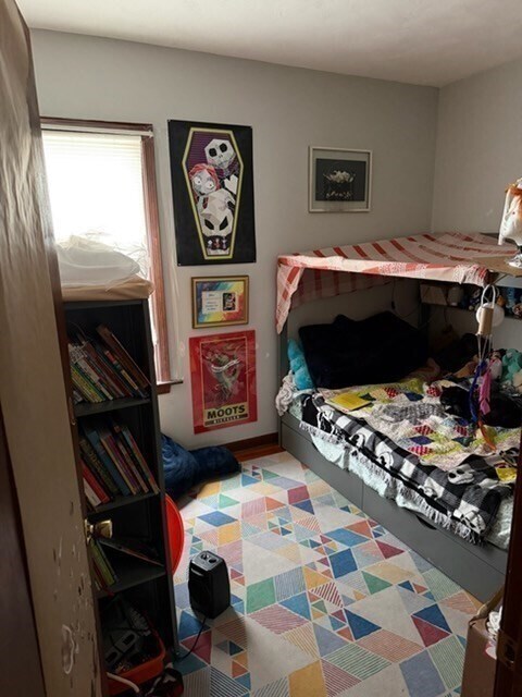 Building Photo - 560 William St