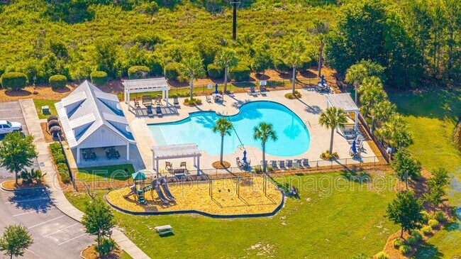 Building Photo - 201 Bigleaf Ct