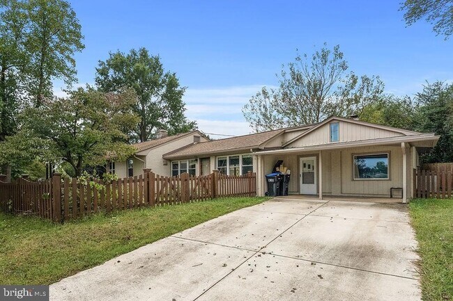 Building Photo - 601 Hanson Ave