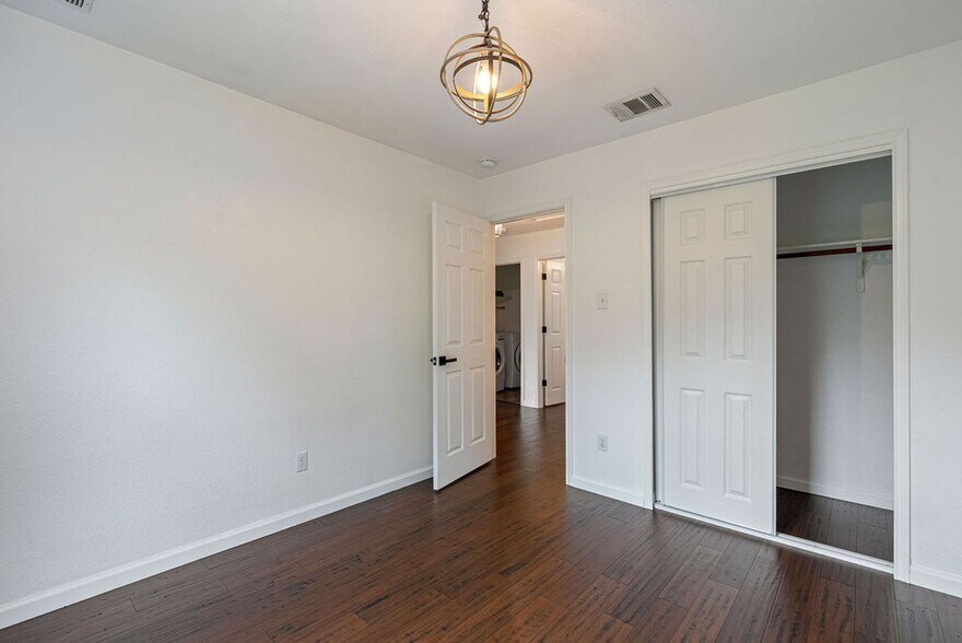 Building Photo - 7107 Leppke Cove