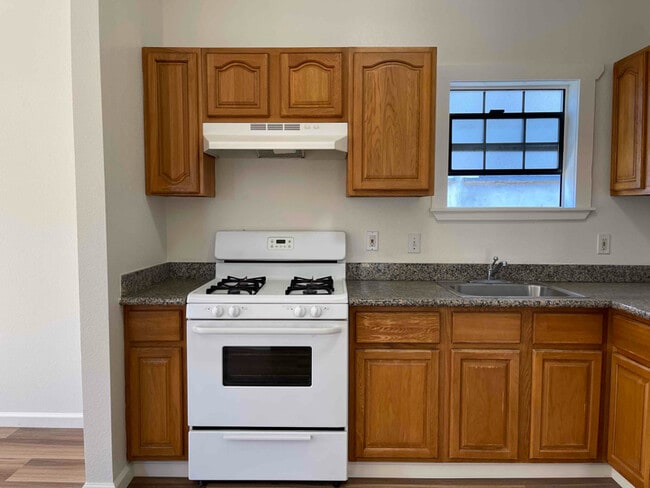 Building Photo - 680 W MacArthur Blvd