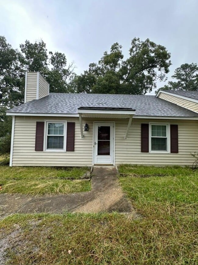Primary Photo - 104 Remington Drive
