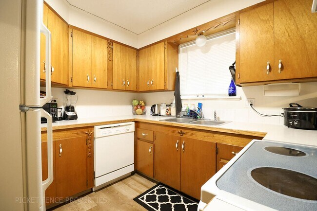 Building Photo - 3 bedroom Apartment in Loveland! MOVE-IN SPECIAL!