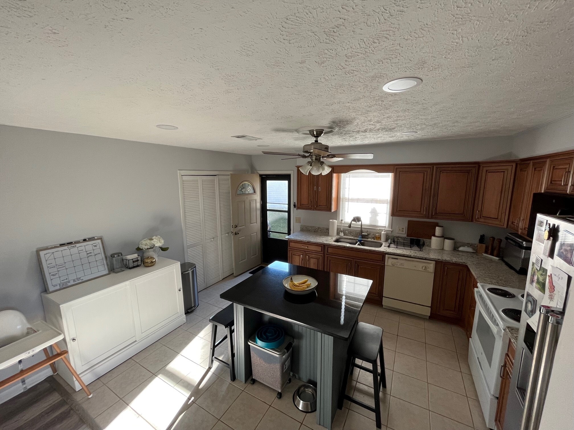 Kitchen - 406 Wittel Ave