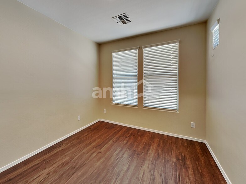 Building Photo - 10297 W Los Gatos Dr