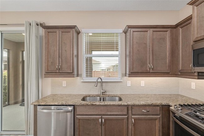 Building Photo - 5587 NW 40th Pl