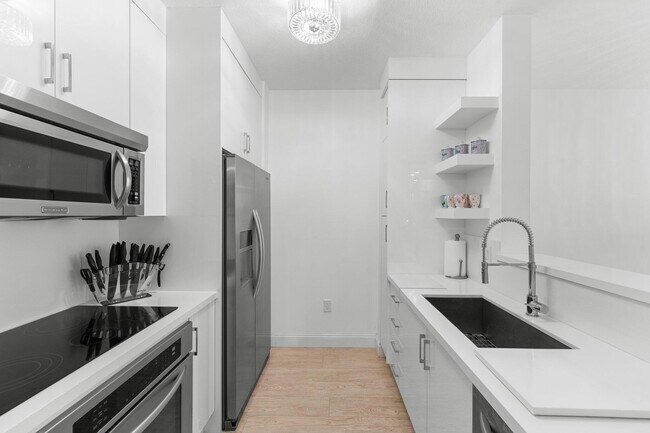 Building Photo - 550 Okeechobee Blvd