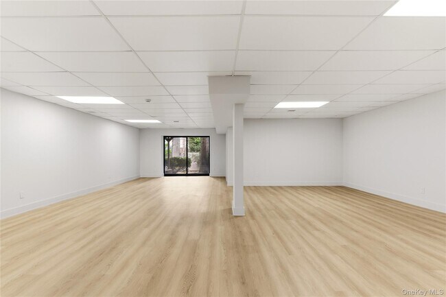 Building Photo - 67 Short Way