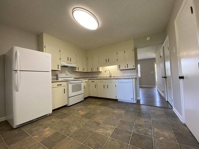 Building Photo - 111 Stamey Ave