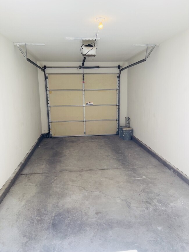 Building Photo - 26331 Arboretum Way