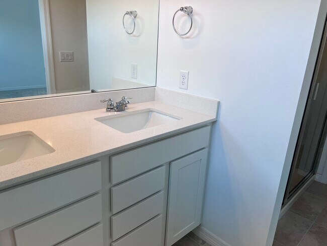 Building Photo - 6125 Planta Ln