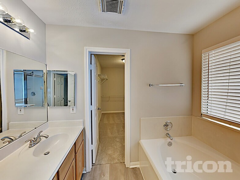 Building Photo - 6738 Catarina Cir