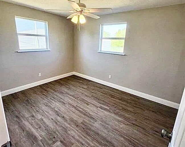 Building Photo - 1249 Chobee St