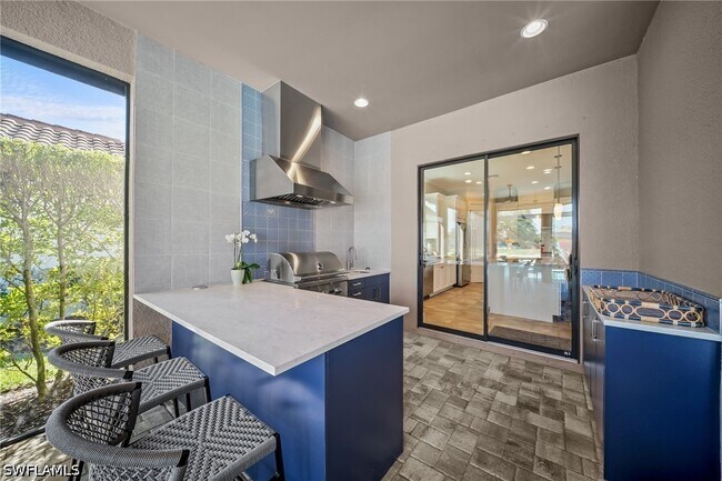 Building Photo - 9361 Terresina Dr