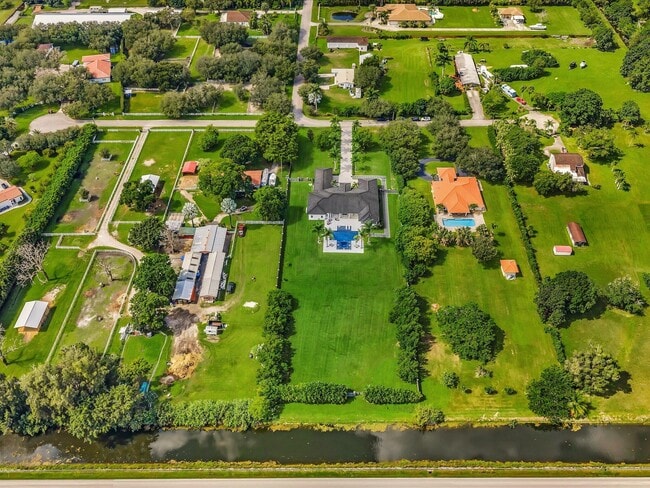 Building Photo - 6122 SW 173rd Way