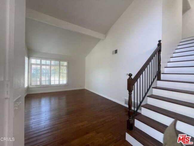 Building Photo - 1024 Laguna Terrace