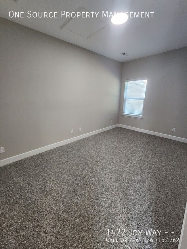 Building Photo - 1422 Joy Wy