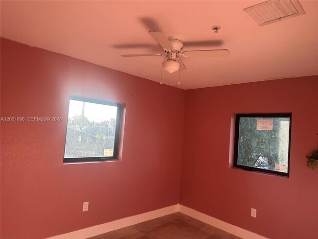 Building Photo - 587 NW 100th St