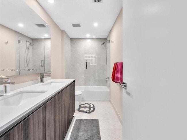 Building Photo - 488 NE 18th St