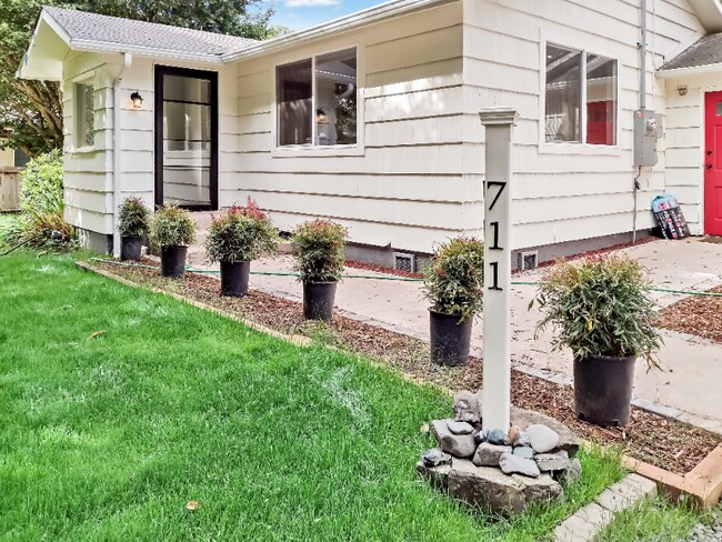 Building Photo - 711 N Third St