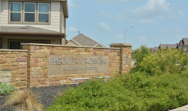 Building Photo - 13915 Osmarea Dr