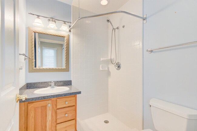 Building Photo - 801 N Sherman Dr