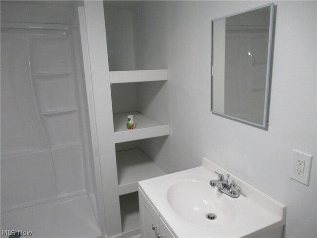 Building Photo - 1811 E 298th St