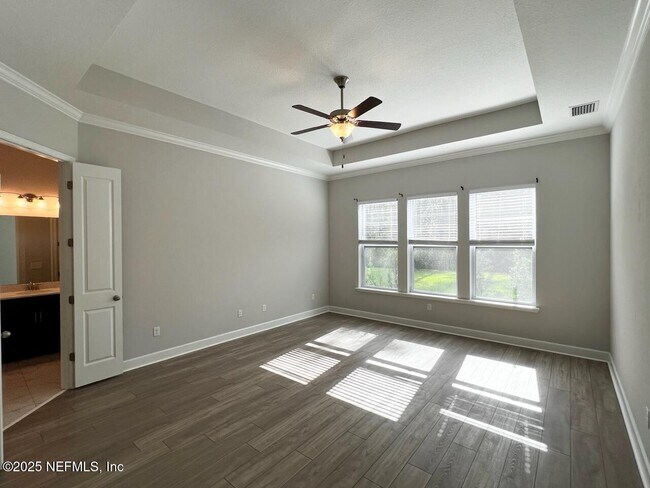 Building Photo - 121 Oxford Estates Way